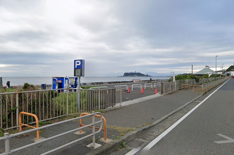 七里ヶ浜海岸駐車場 鎌倉側